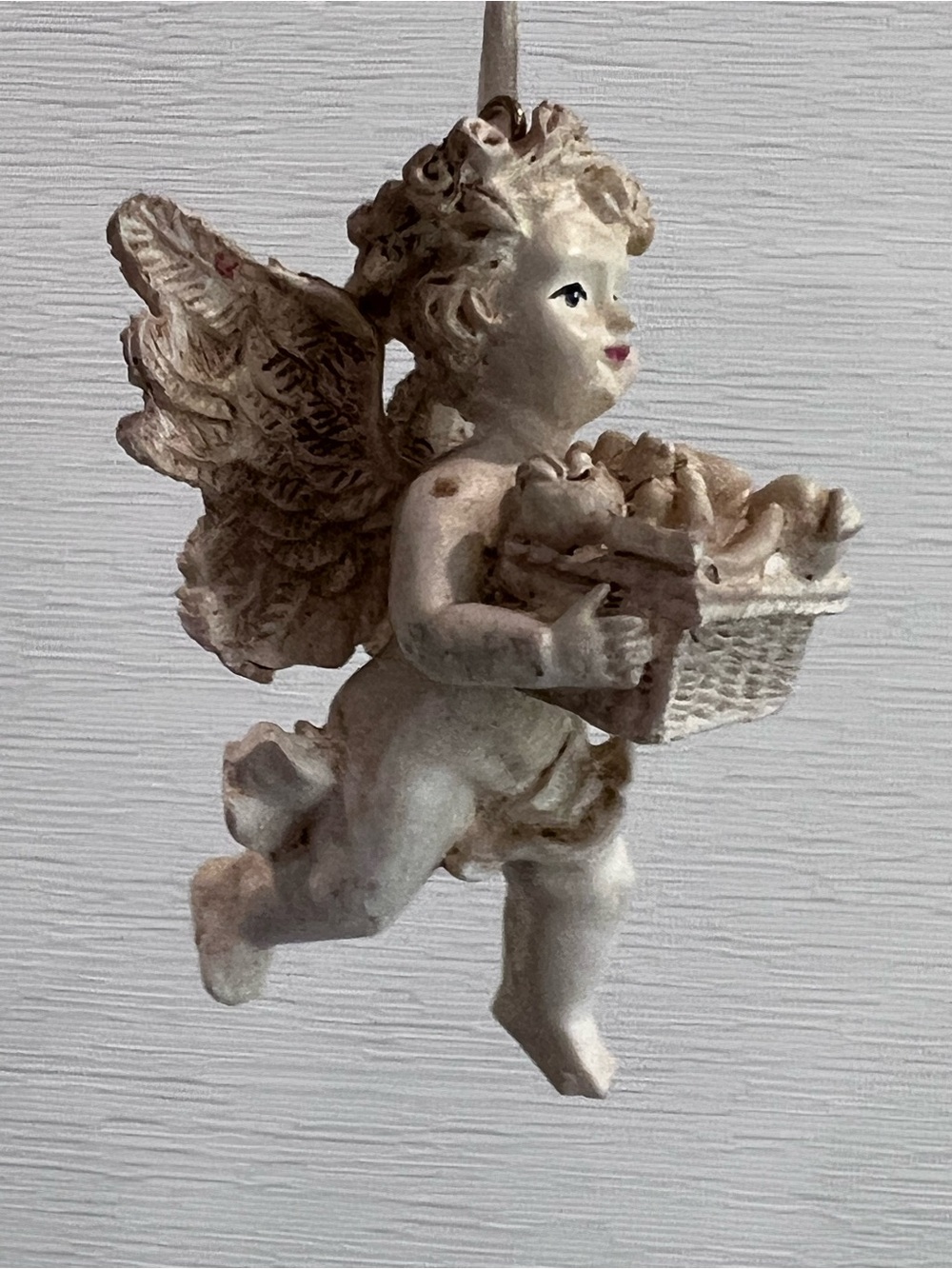 Avon Gift Collection 1996 Christmas Ornament Cherub /Basket Of Fruit